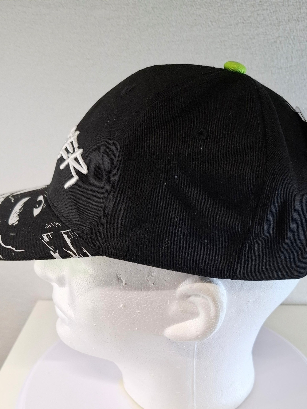 Batman Black Snapback Hat with White Joker Script and Graphic Brim - Picture 2 of 9